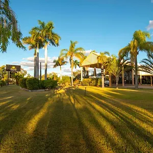 Park Motor Inn-king Beds-pool-shaded Parking Longreach