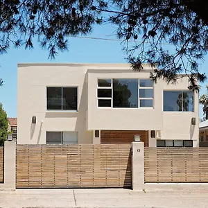 Holiday home Arabella On West Adelaide